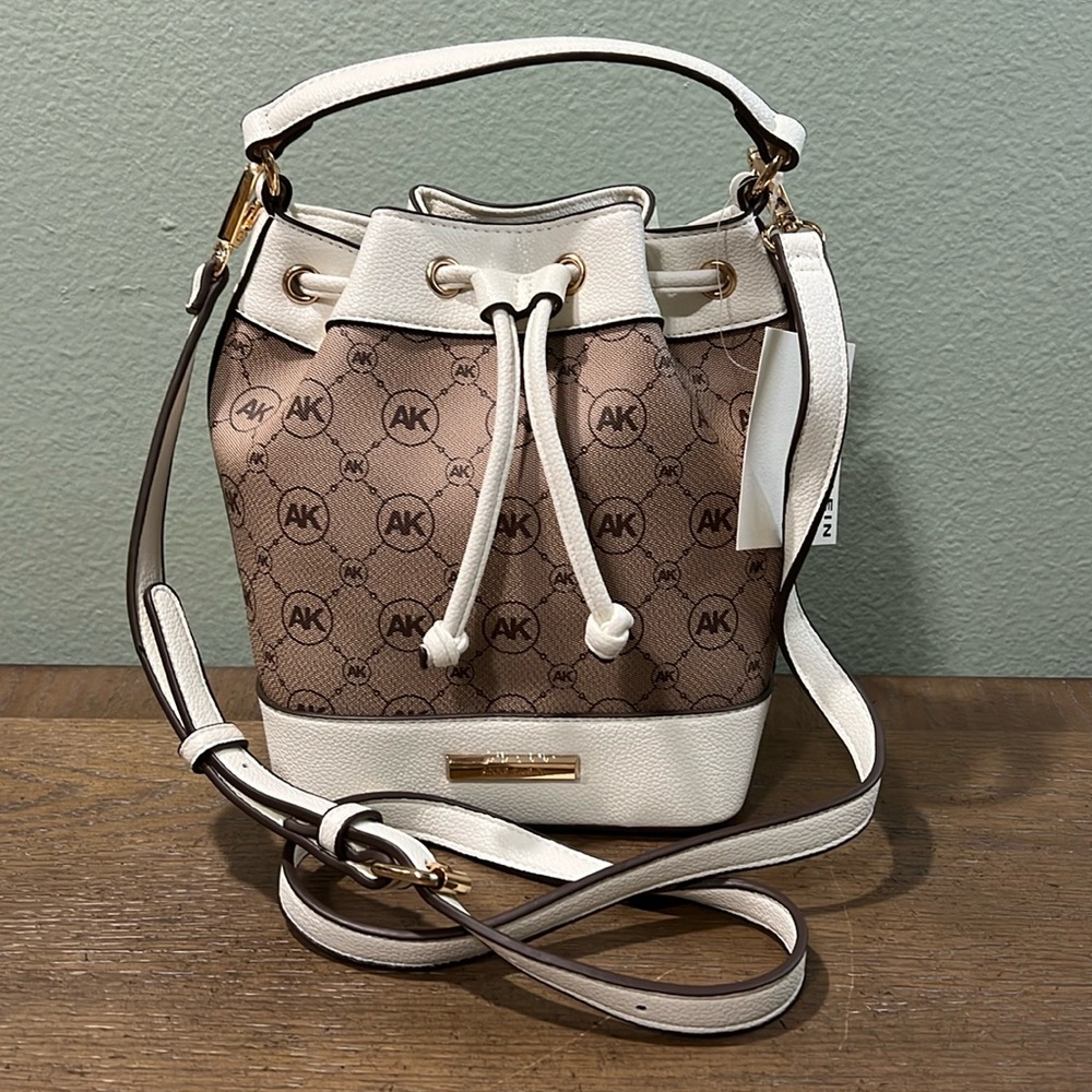 Anne Klein Signature Tan & White Bucket Shoulder Bag New!